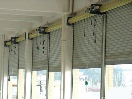 東莞電動卷閘門的優(yōu)勢？